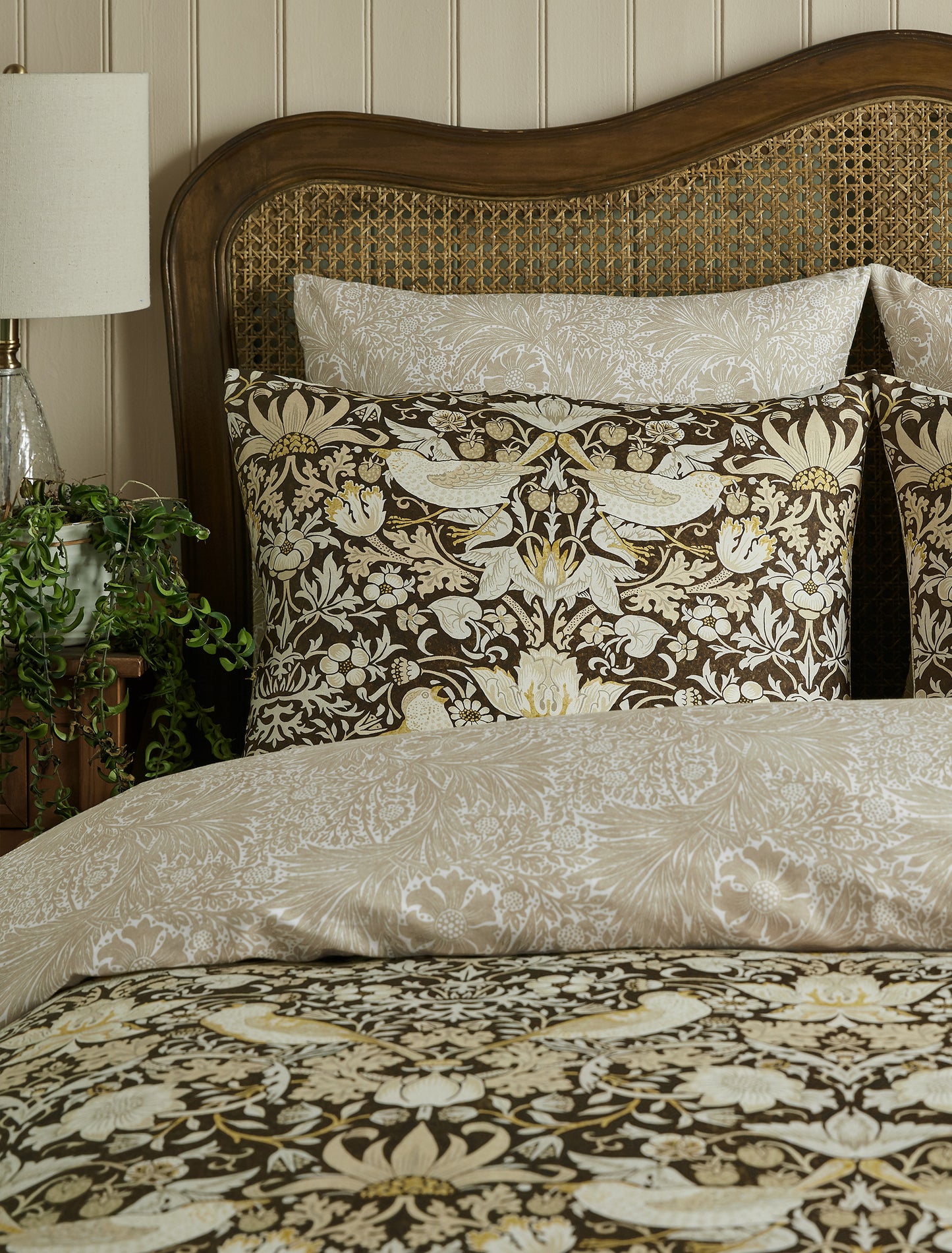 Strawberry Thief Bedding Set
