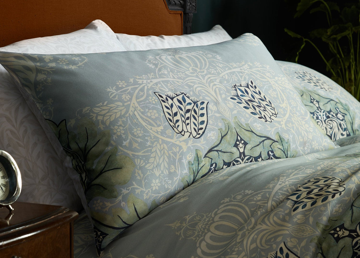 Avon Chinz Pillowcase