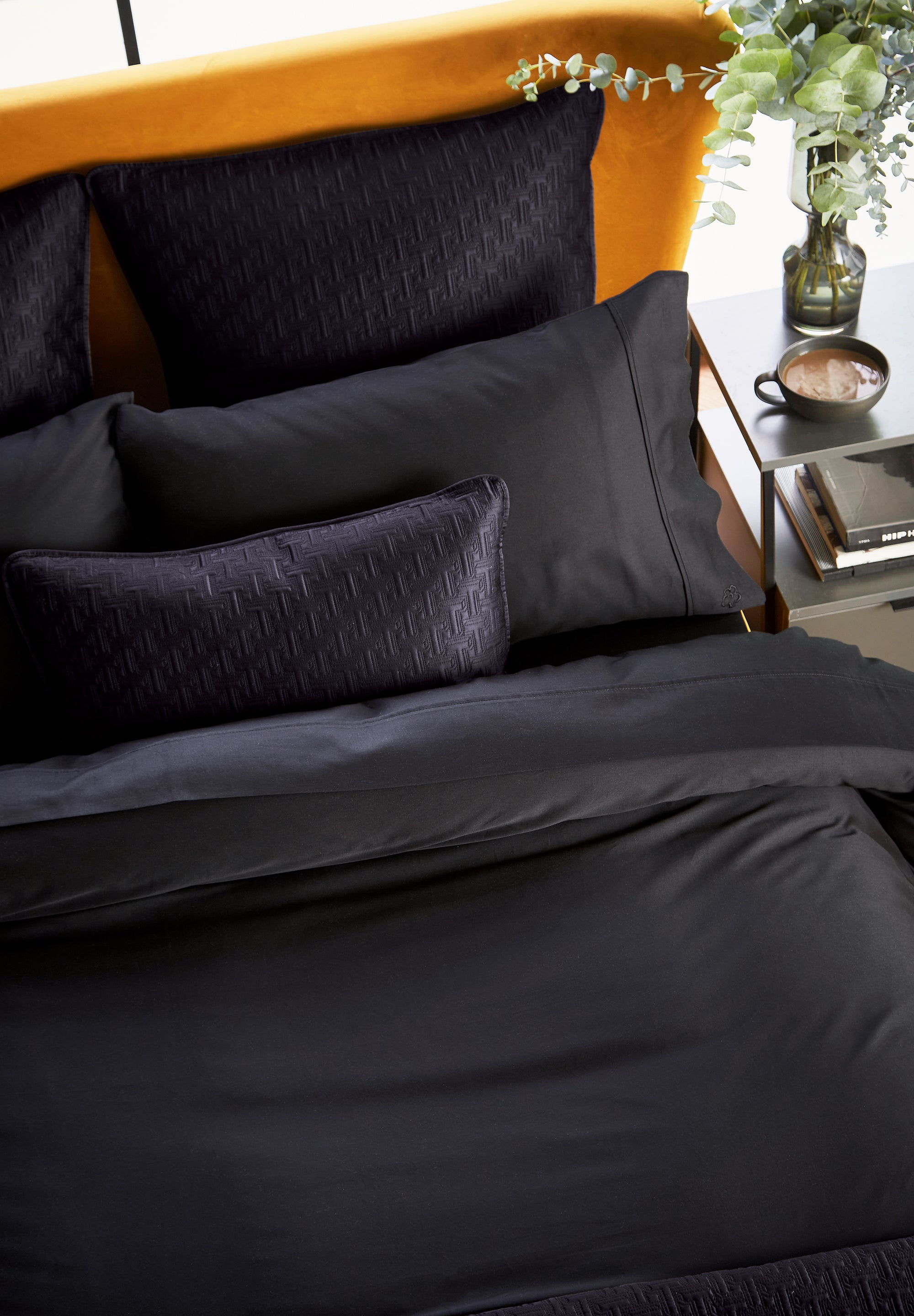 Plain Dye Black Pillowcase